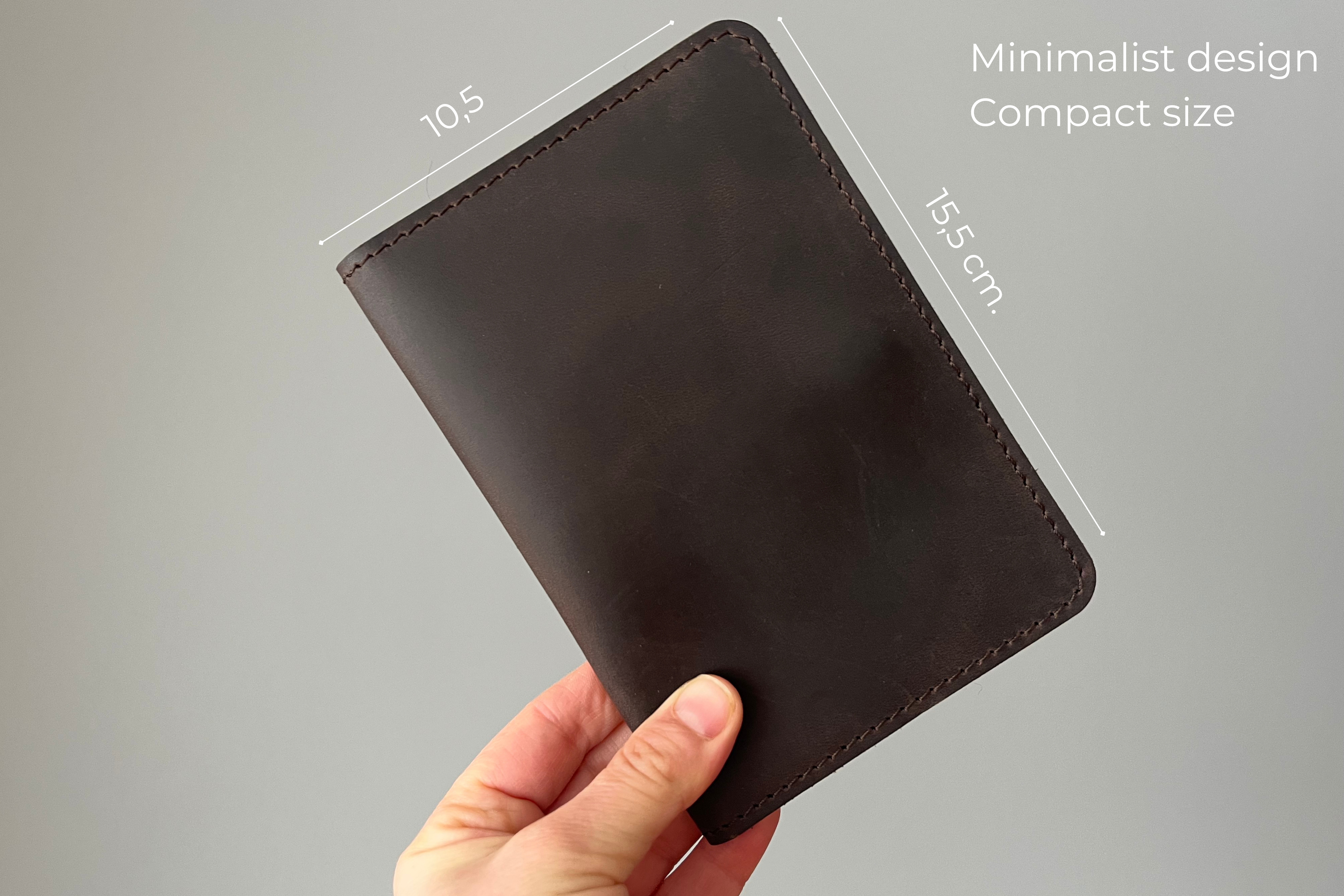 Family passport case with AirTag slot fits up to 4 passports, ID or credit cards