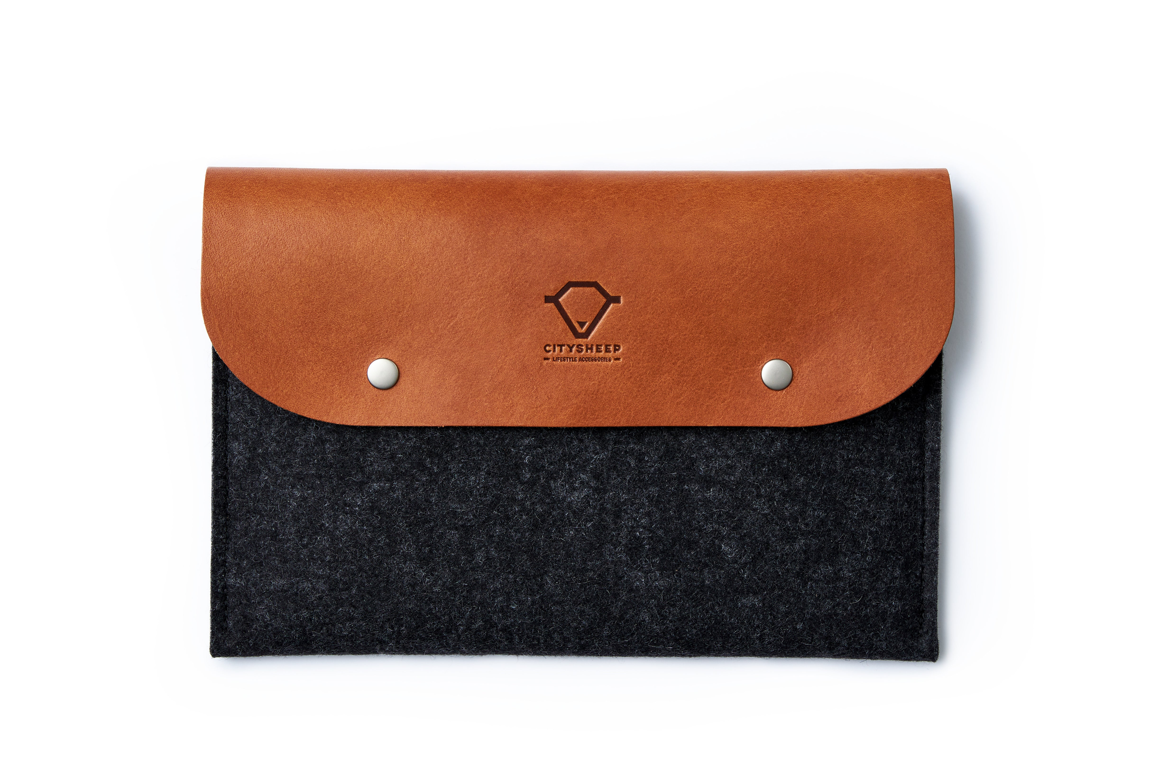 Handcrafted Remarkable leather folio with loop for apple pencil.