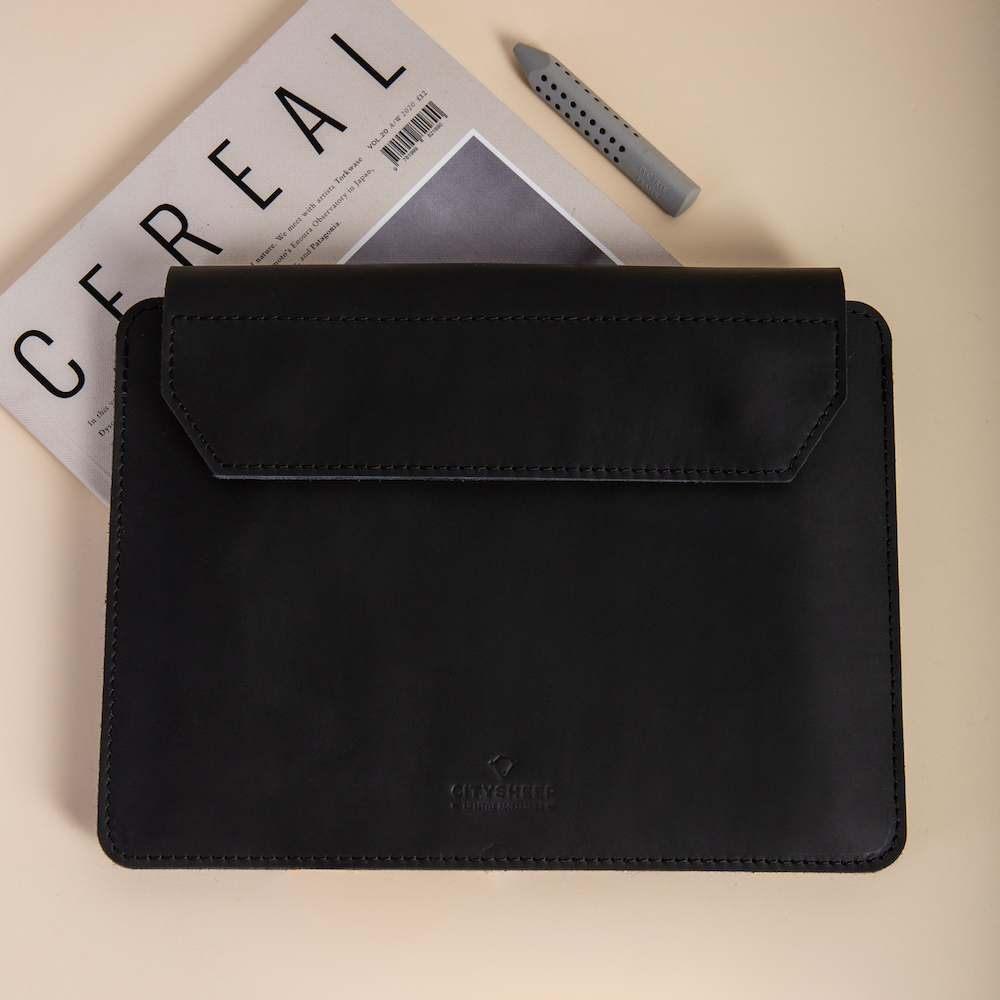 Leather iPad Sleeve with Pocket KEEP IT SNUG Xtra/ Classy Black
