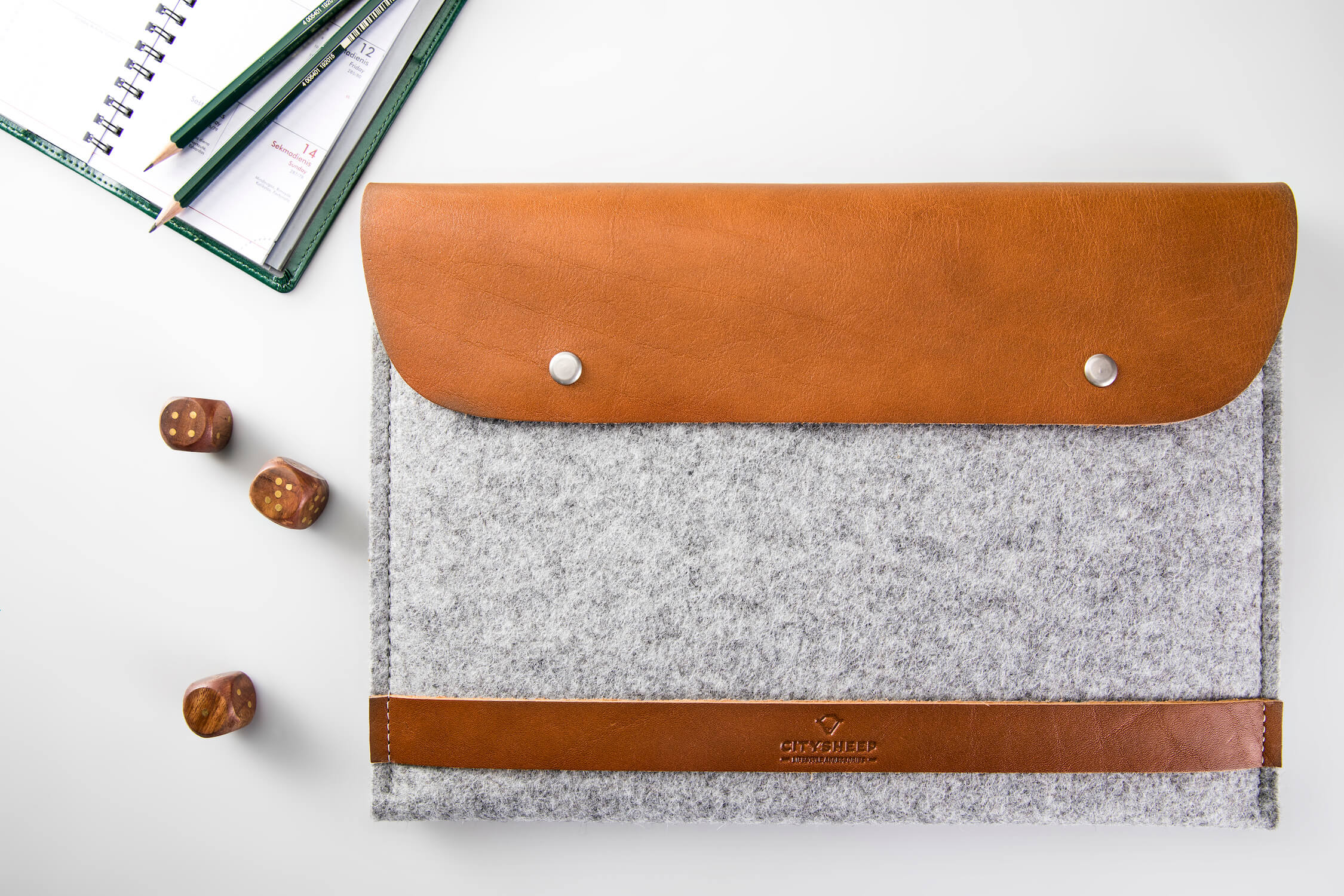 Leather MacBook case for men and women. Can be personalized.