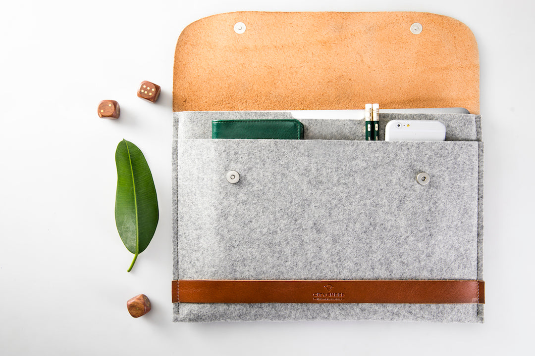 Handcrafted MacBook Pro 13 case, MacBook Air 13 case, made from wool felt and leather.
