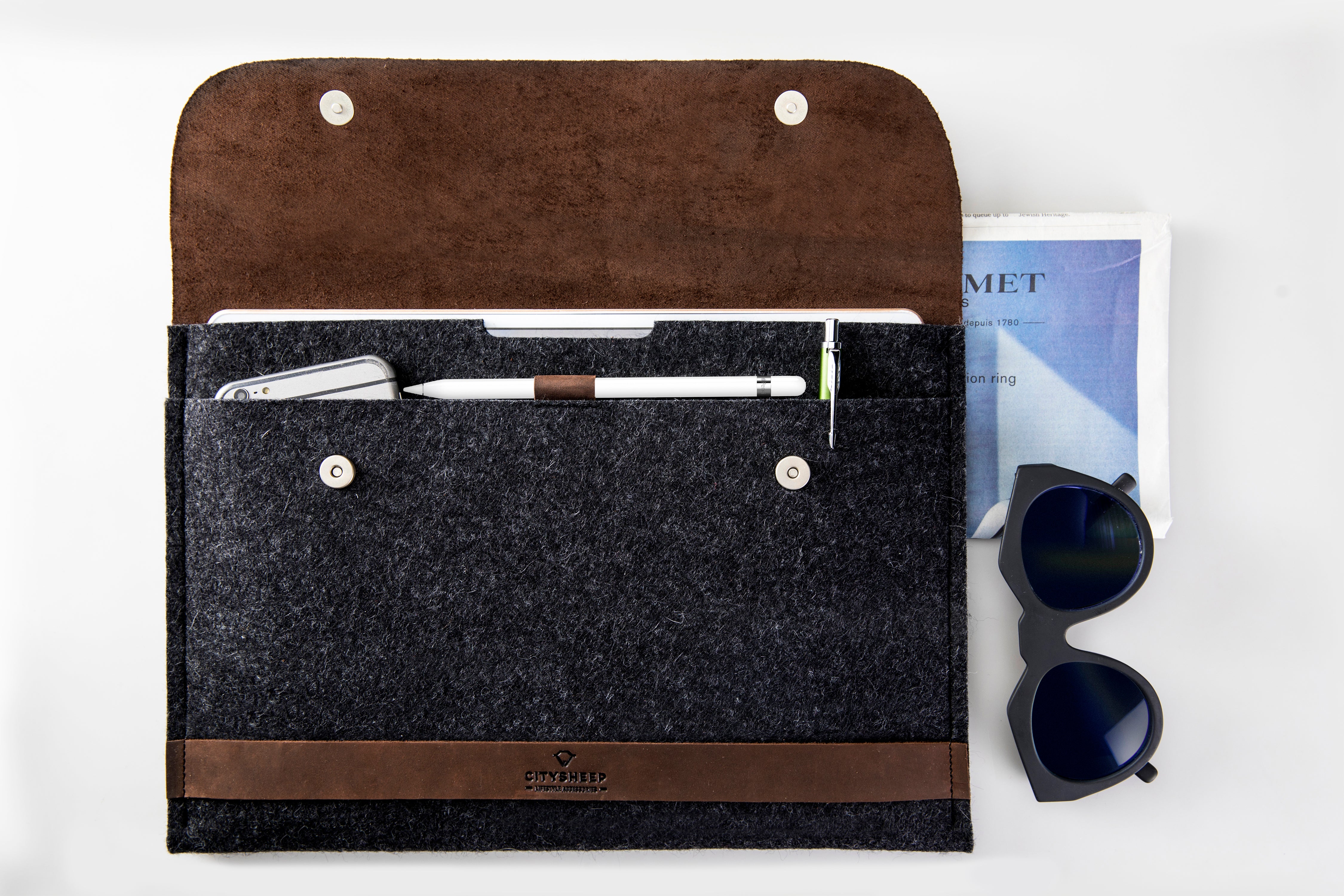 MacBook nešiojamo kompiuterio dėklas / Rudas / CARRY MORE