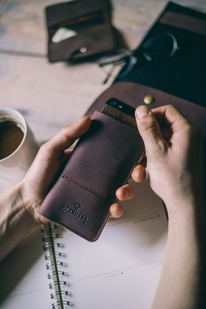 Wallet case for iPhone/ Oak Brown
