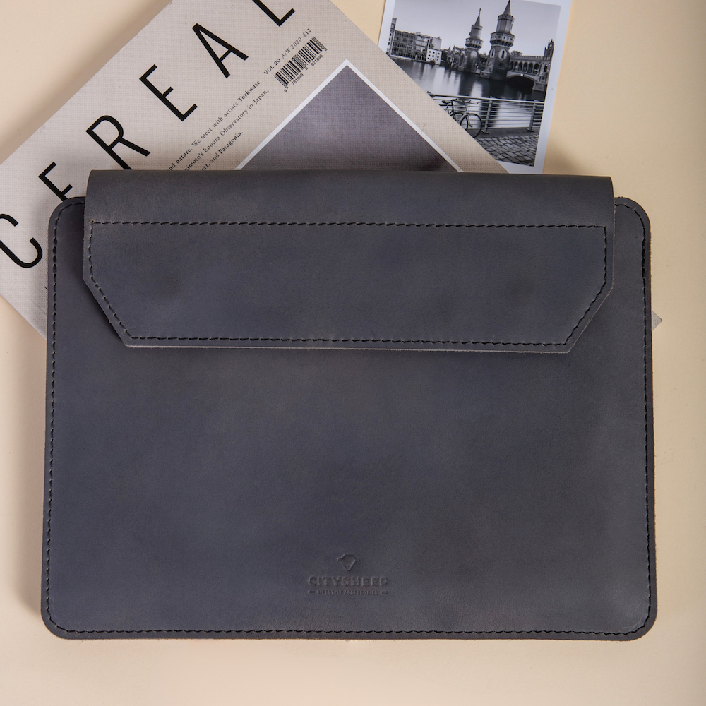 Leather iPad Sleeve with Apple Pencil Holder KEEP IT SNUG Xtra/ Scandinavian Grey