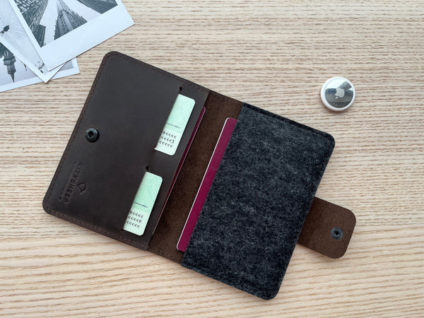 Passport Holder with AirTag Slot/ Oak Brown