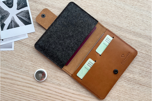 leather passport case wth airtag slot