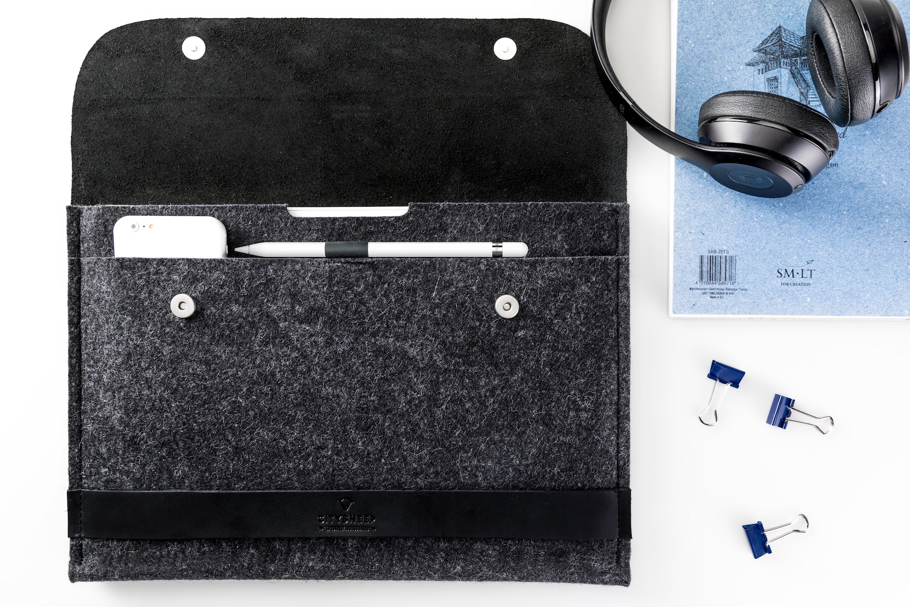 CARRY MORE MacBook Case/ Classy Black/