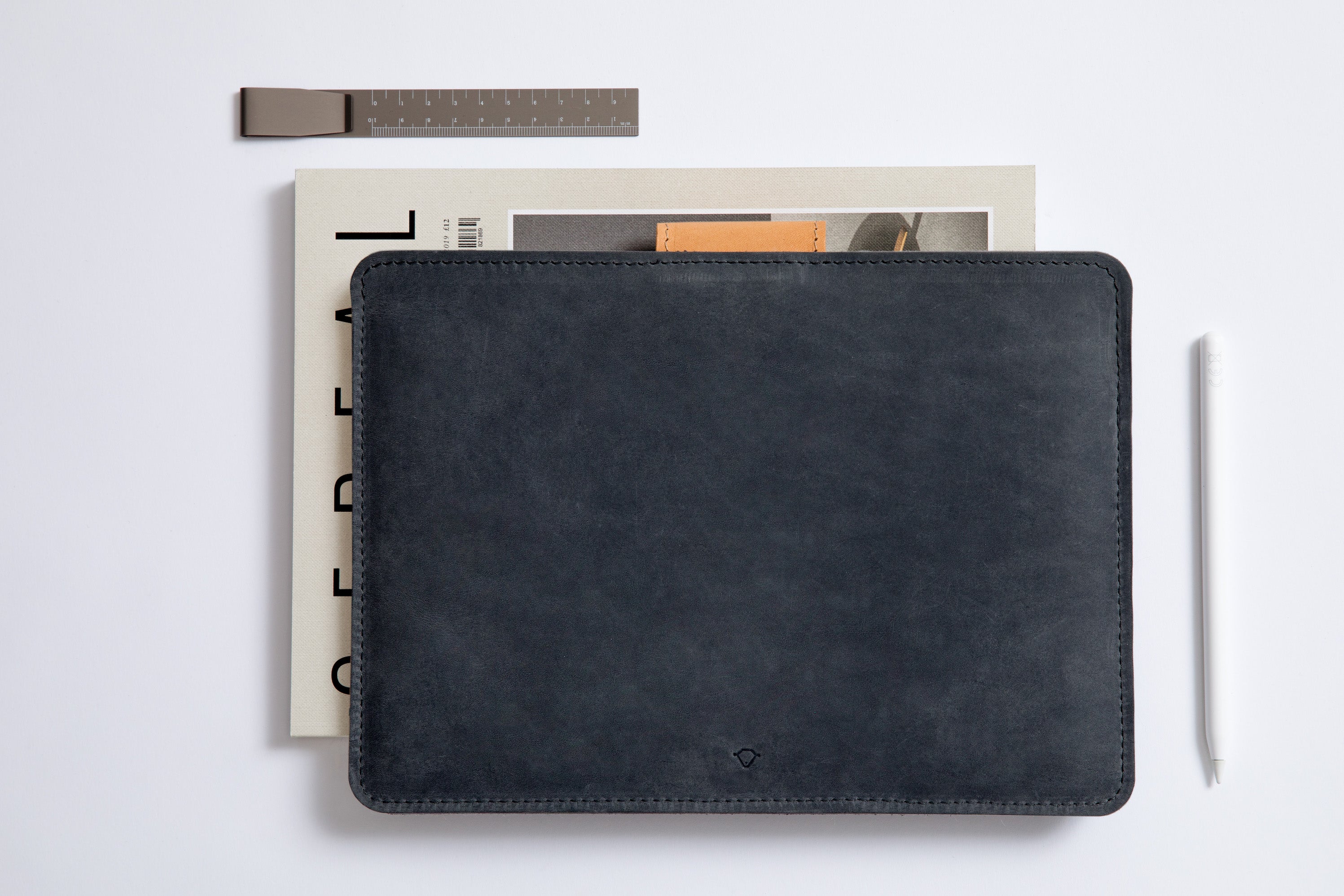 Handcrafted  in Europe Slim Leather MacBook Sleeve 