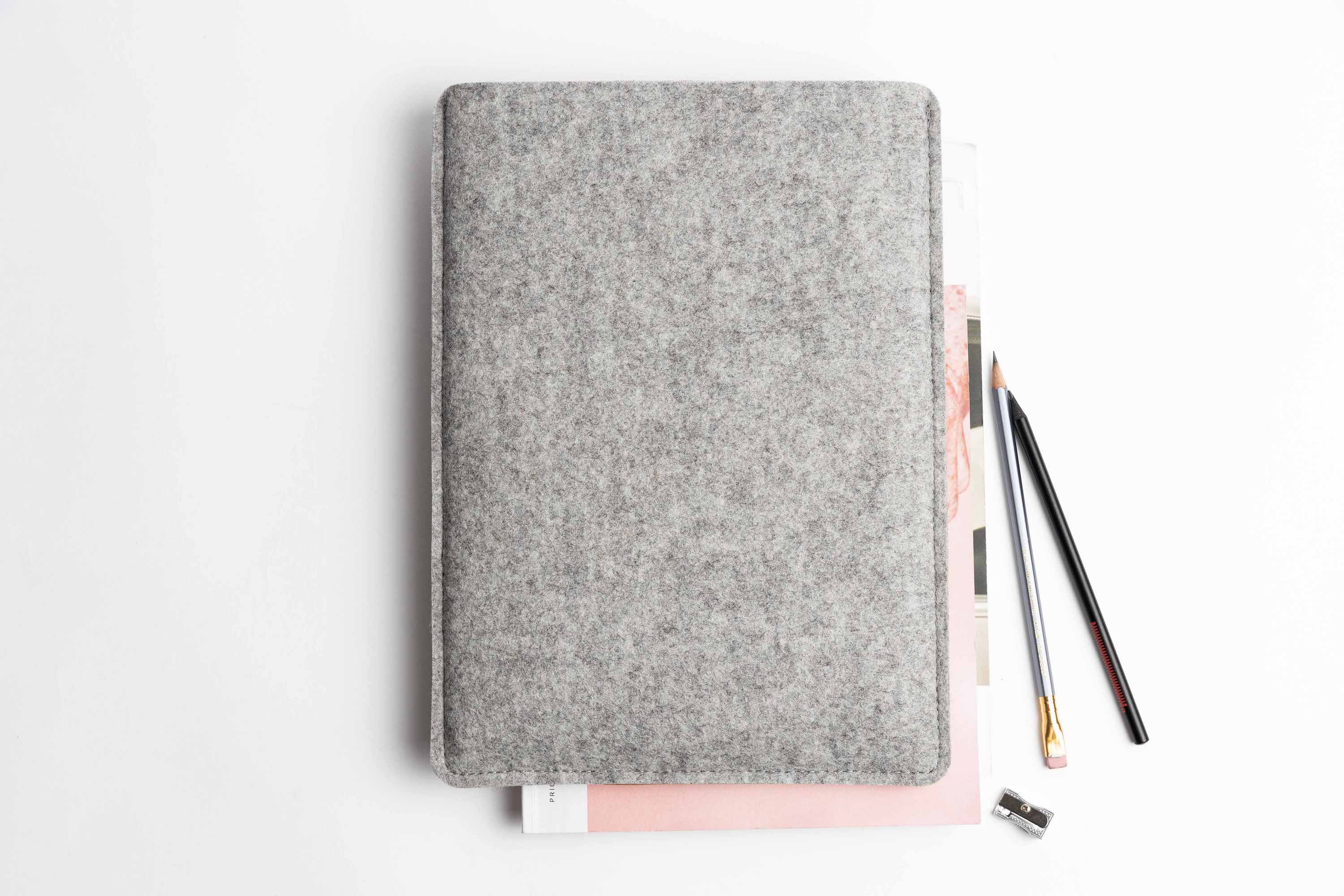 COMFY MacBook Case/ Light grey felt & Black leather/