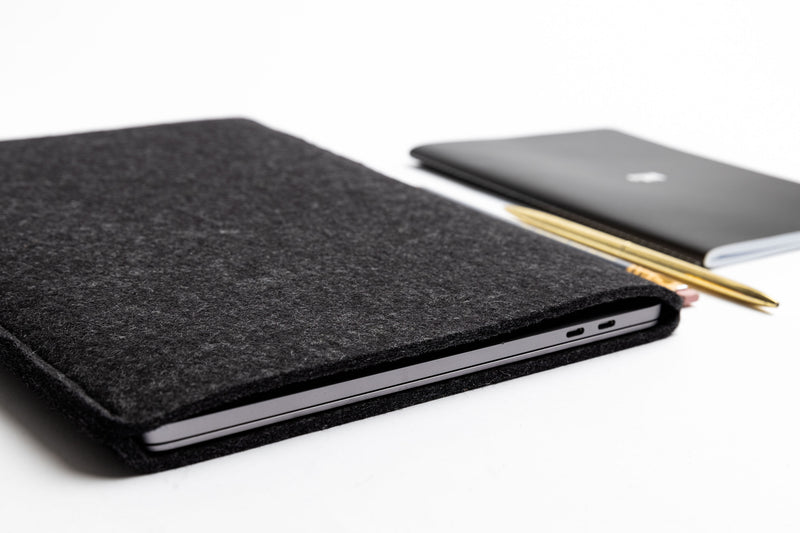 COMFY MacBook Case/ Dark grey felt & Black leather/