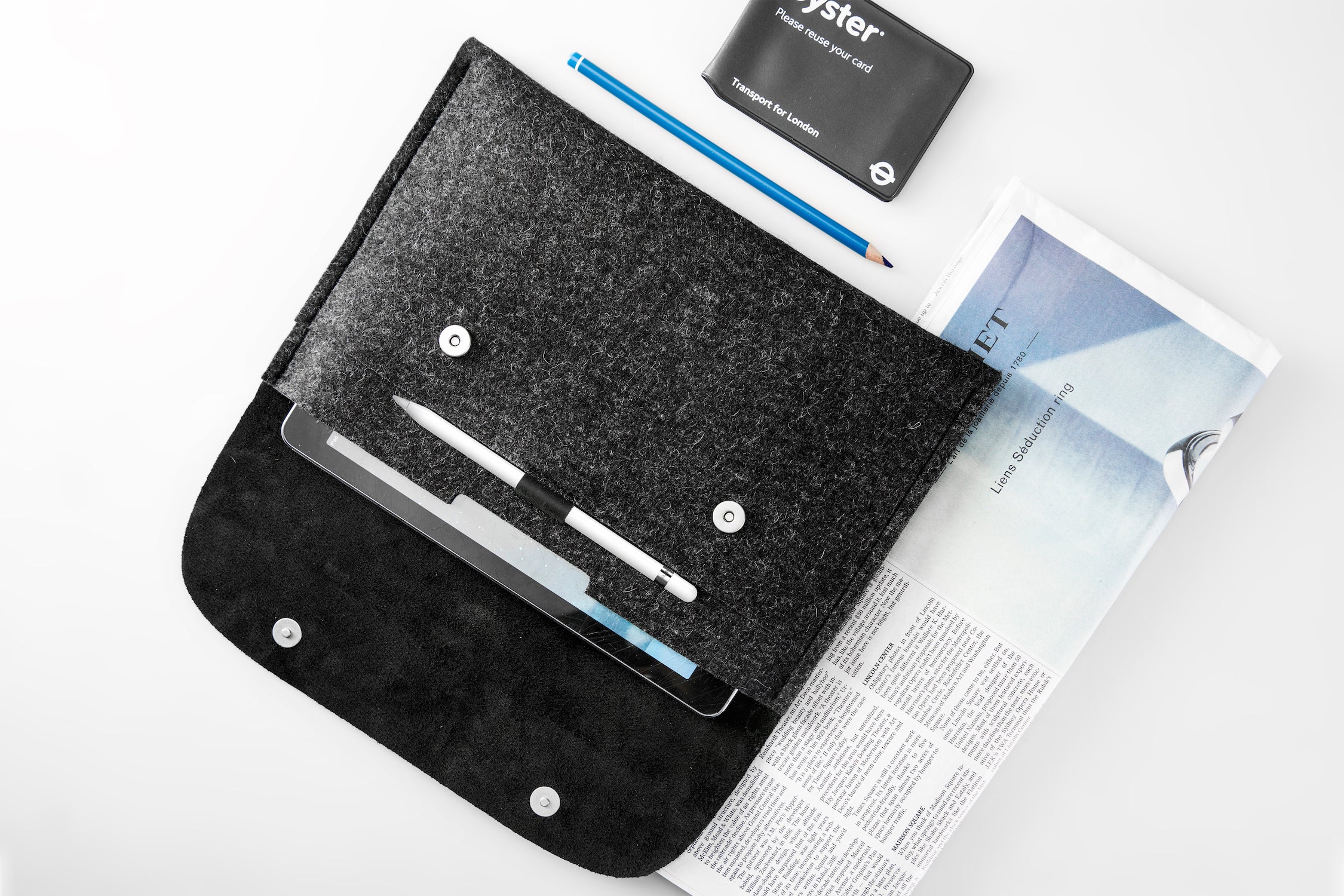 Leather iPad Pro 11 case combined with merino wool felt with flap closure. Fits with Apple Magic or Smart keyboard. Features loop for Apple pencil.