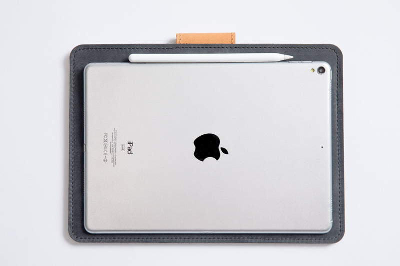 KEEP IT SNUG iPad Case/ Scandinavian Grey/