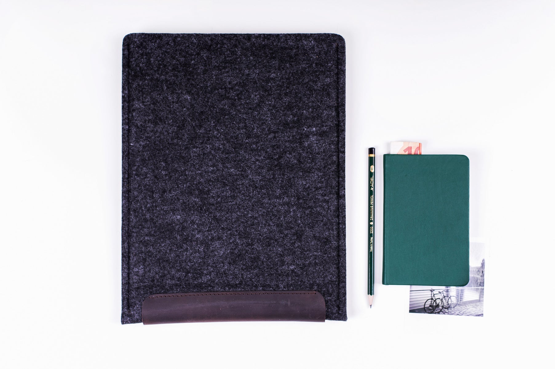 Luxury iPad sleeve, made from real leather and wool felt. Protective and slim.
